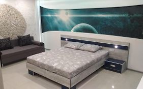 Falcon-X Apartment